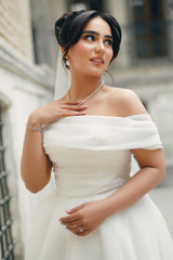 White Wedding Dress A Line Strapless Off The Shoulder Sleeveless Chiffon Bridal Gown With Ruffles
