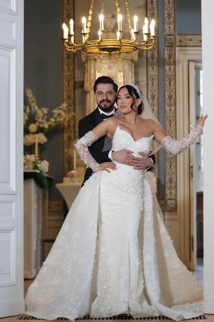 White Wedding Dress Mermaid Strapless Sleeveless Lace Bridal Gown With Detachable Panel Train