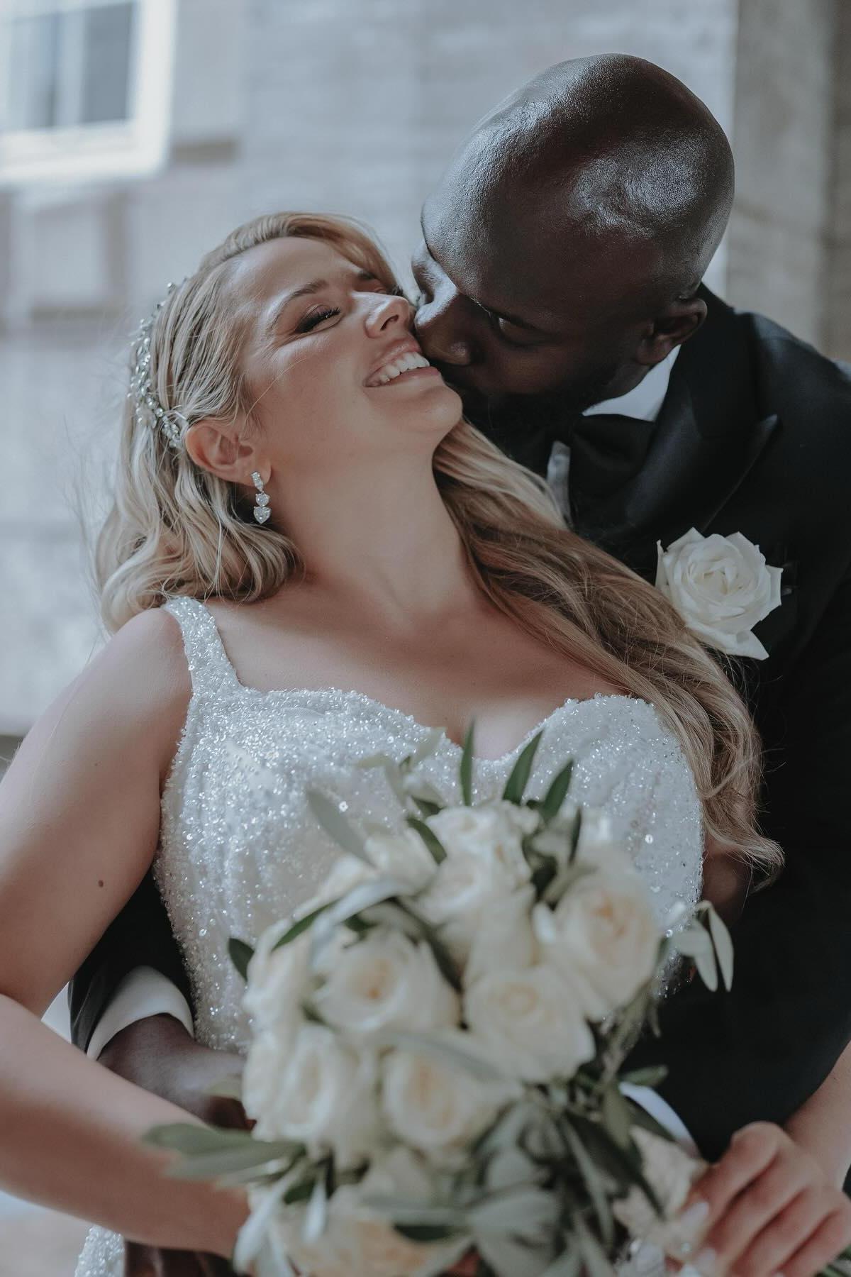 White Wedding Dress Mermaid Sweetheart Spaghetti Straps Sleeveless Beaded Sequined Bridal Gown