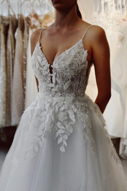 White Wedding Dress Spaghetti Strap Sleeveless Beaded Cathedral Train Lace Long Tulle Bridal Gown