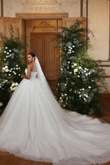White Wedding Dress Sweetheart Ball Gown Sweep Train Tulle Bridal Gown With Rhinestones