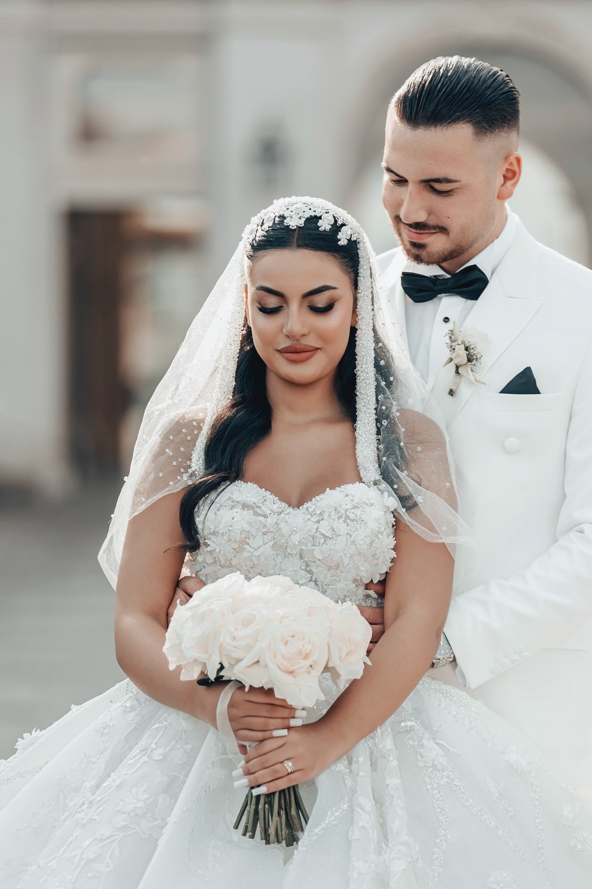 White Wedding Dress Sweetheart Spaghetti Strap Sequined Ball Gown Tulle Bridal Gown With Appliques
