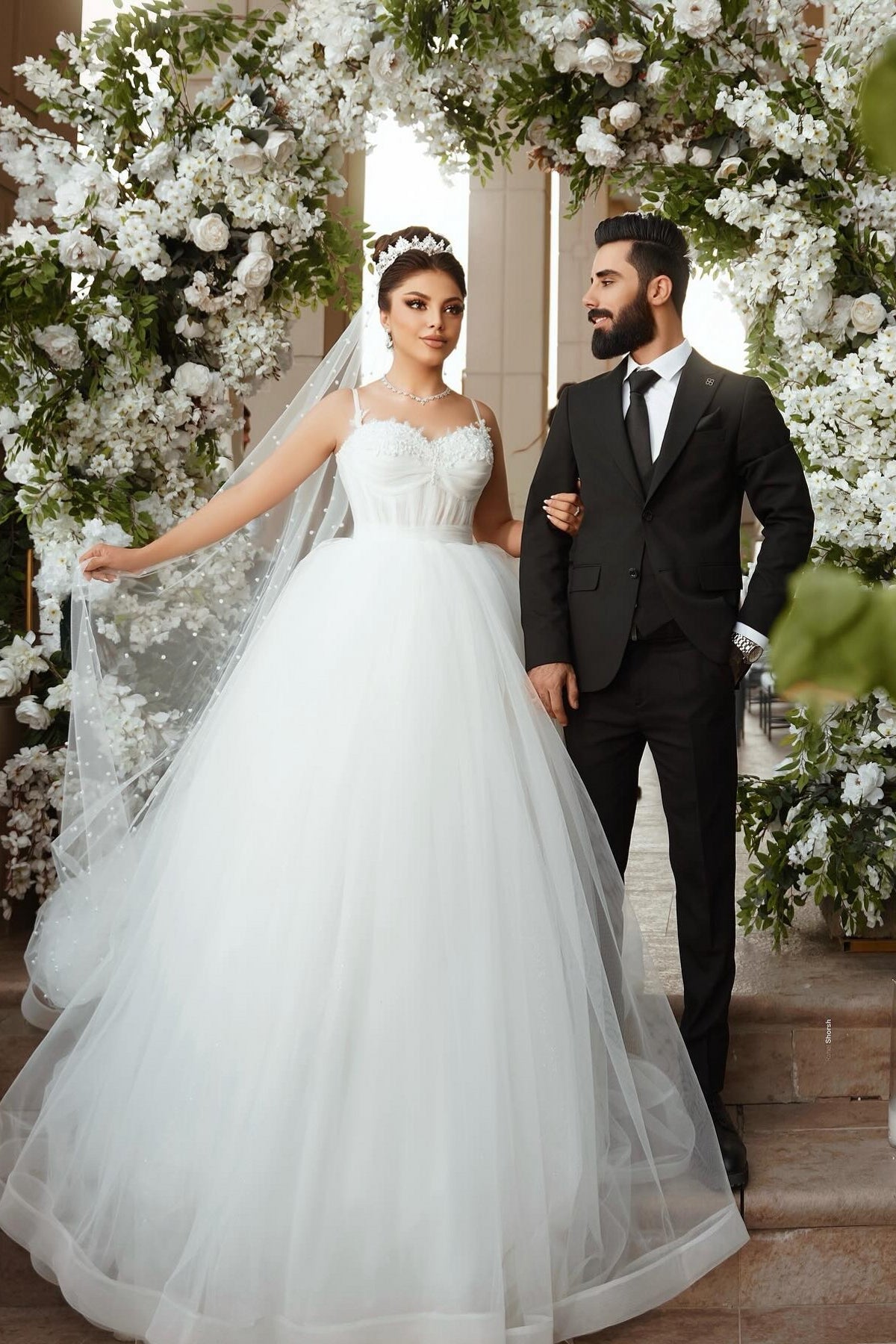 White Wedding Dress Sweetheart Spaghetti Strap Sleeveless Ball Gown Tulle Bridal Gown