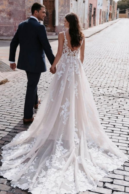 White Wedding Dress V Neck Spaghetti Strap A Line Court Train Tulle Lace Split Bridal Gown With Appliques