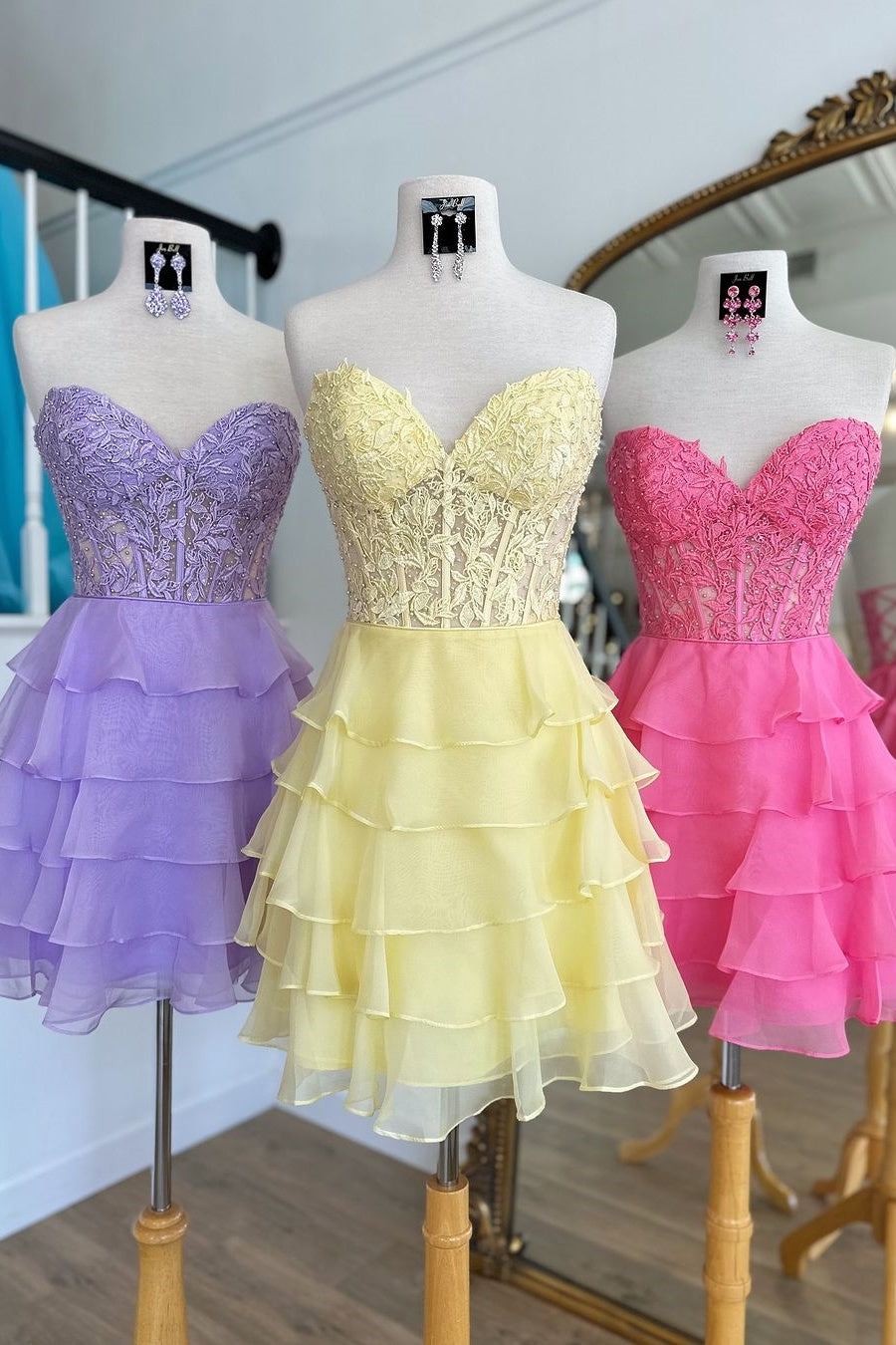 Yellow Corset Chiffon Short Graduation Dress with Appliques