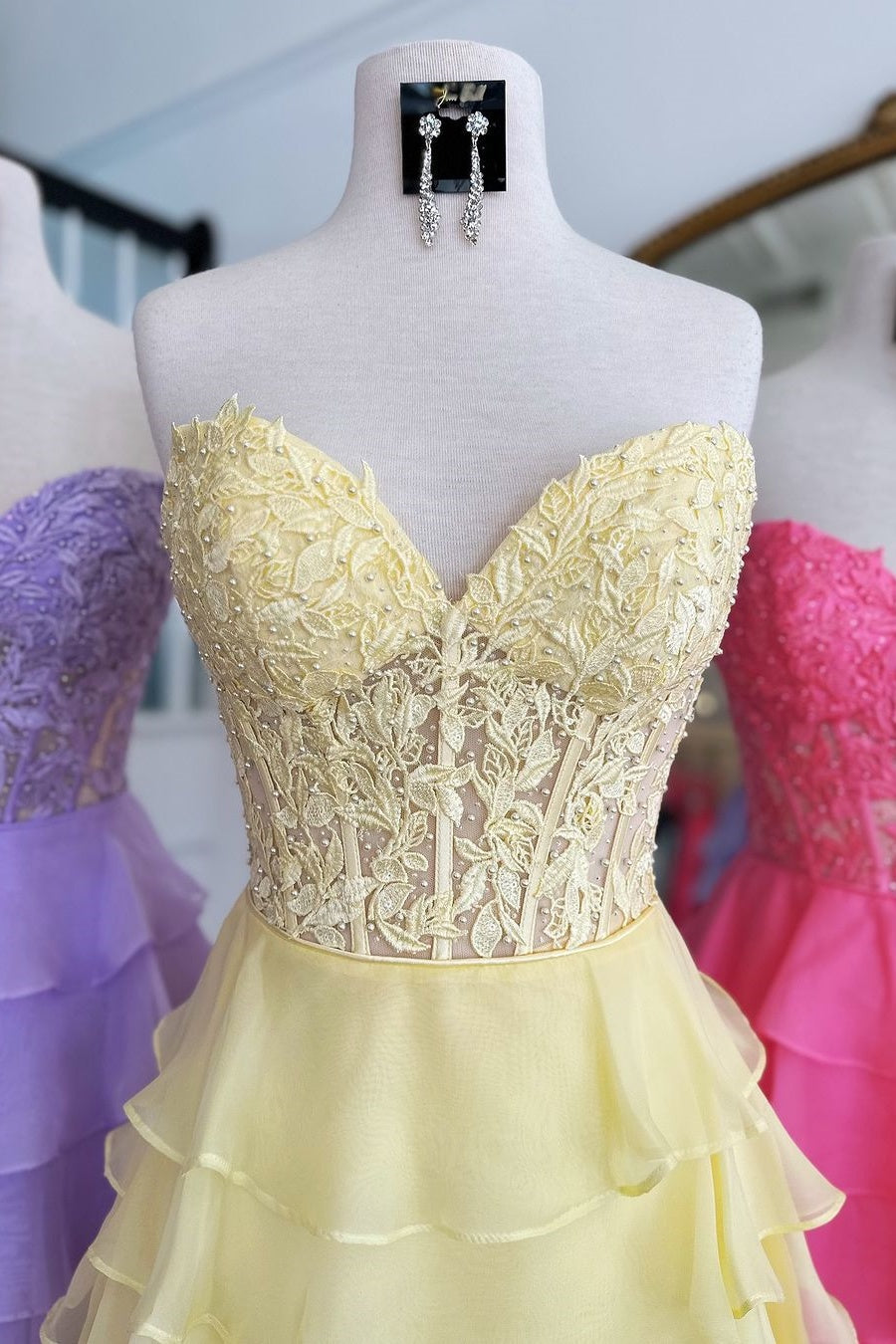 Yellow Corset Chiffon Short Graduation Dress with Appliques