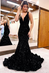 Charming V Neck Mermaid Sweep Evening Dress with Sequins