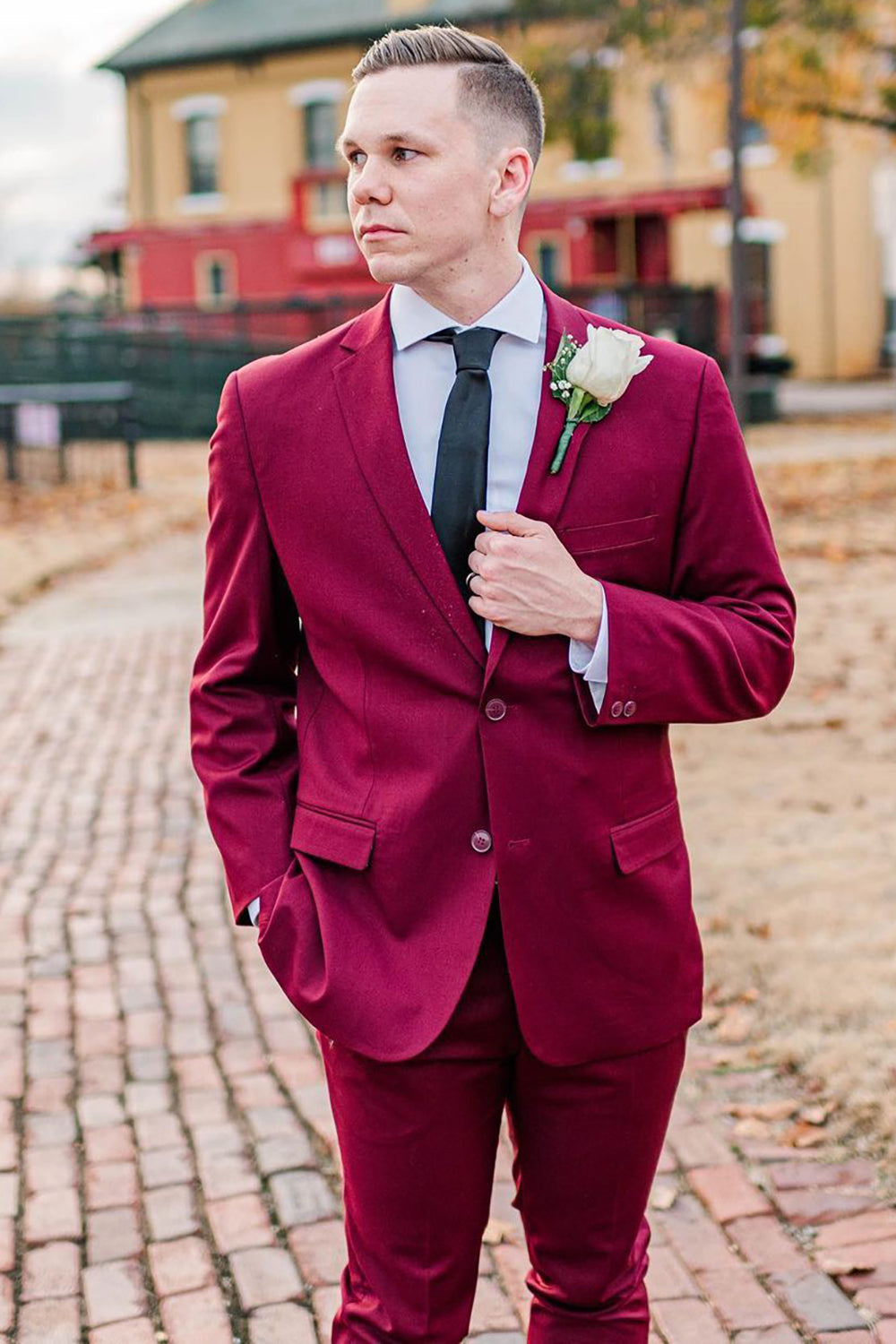 Elegant Fuchsia Notched Lapel Wedding Suit for Men