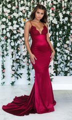 Burgundy Sleeveless Mermaid Backless Prom Dress Spaghetti Straps Lace Appliques Evening Gowns