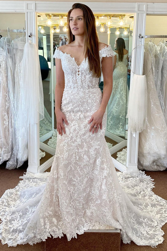 Exquisite Ivory Off-the-Shoulder Long Lace Mermaid Wedding Dress