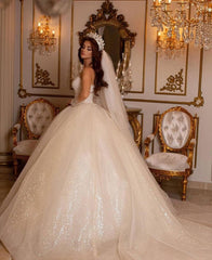 Luxury Long Ball Gown Sweetheart Wedding Dress with Sleeves