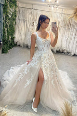 Elegant Wedding Dress Scoop Neck A Line Wedding Dress with Lace Appliques