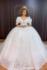 Ivory Wedding Dress Puff Sleeves Vintage Ball Gown Bridal Dress With Lace Appliques