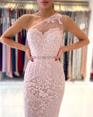 Gorgeous One Shoulder Lace Sheath Prom Dress With Crystal