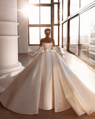 Ivory Wedding Dress Strapless Ball Gown Satin Bridal Dress with Faux Pearl