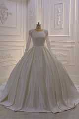 Ivory Wedding Dress Long Sleeves Jewel Neck Ball Gown Bridal Dress