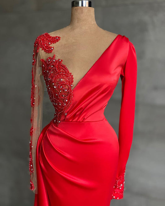 Red Long Sleeve V Neck Mermaid Prom Dress With Beadings