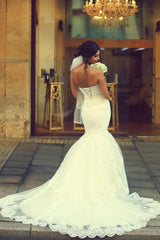 Sweetheart White Lace Mermaid Bridal Gown Lace Up Tulle Wedding Dress